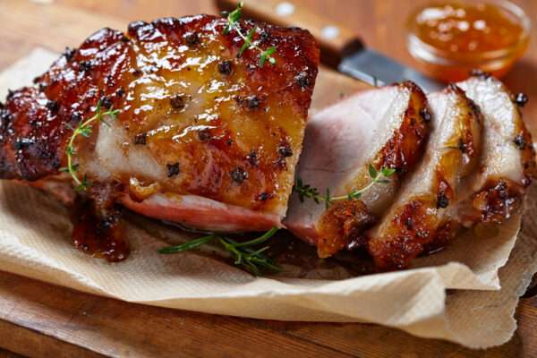 Easy Clove-Studded Christmas Glazed Ham