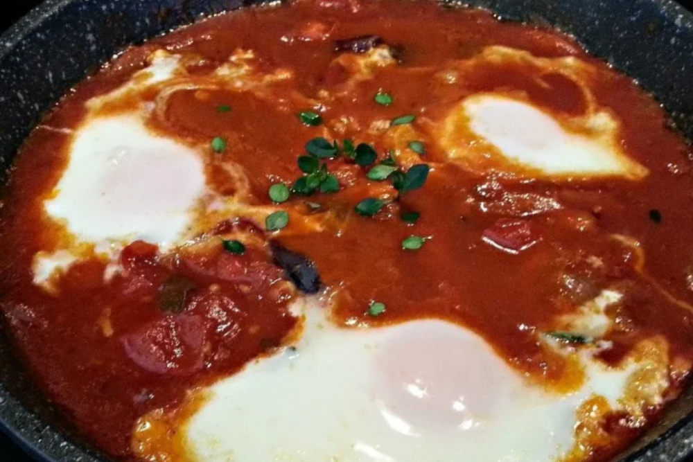 Middle Eastern shakshuka eggs